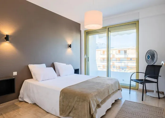 Vue Panoramique - 3 Pieces Moure Rouge - Vue Panoramique - 3 Pieces Moure Rouge Mae-2293 Lejlighed Cannes