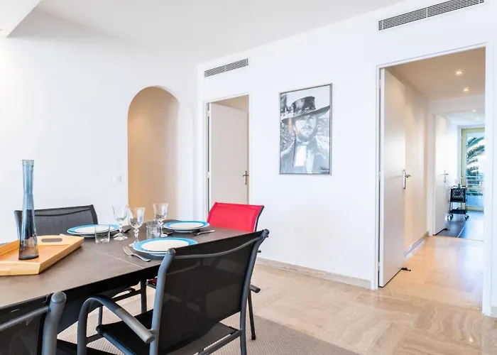 Vue Panoramique - 3 Pieces Moure Rouge - Vue Panoramique - 3 Pieces Moure Rouge Mae-2293 Lejlighed Cannes